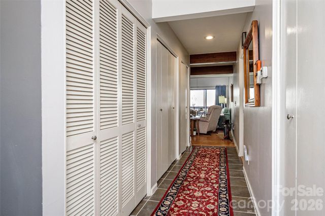 8 Lakemoor Lane 8, Hendersonville, NC 28739