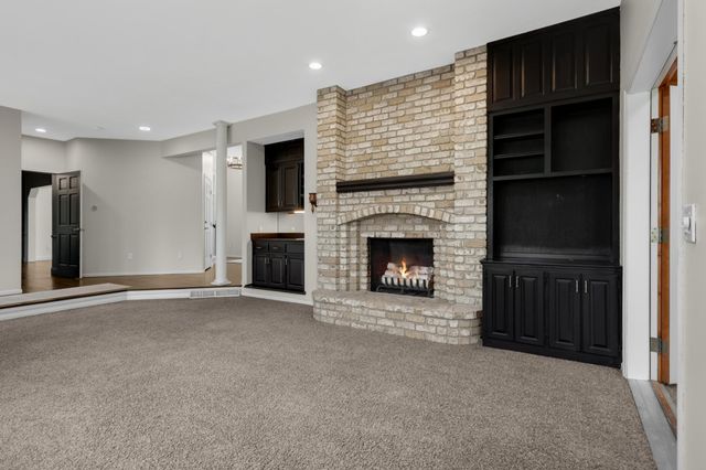 6135 Berkshire Lane N, Plymouth, MN 55446