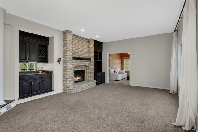 6135 Berkshire Lane N, Plymouth, MN 55446