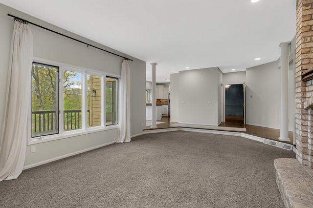 6135 Berkshire Lane N, Plymouth, MN 55446