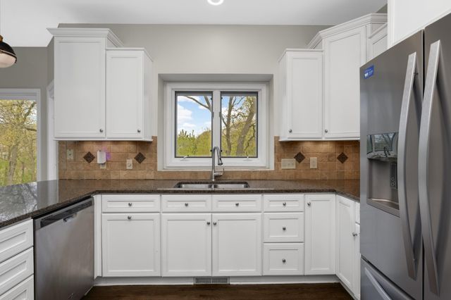 6135 Berkshire Lane N, Plymouth, MN 55446
