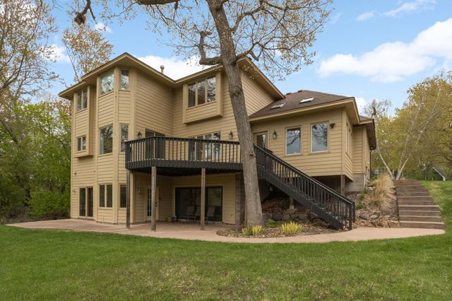 6135 Berkshire Lane N, Plymouth, MN 55446