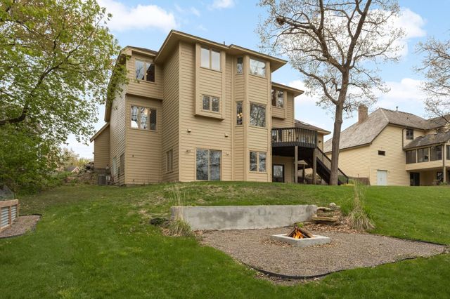 6135 Berkshire Lane N, Plymouth, MN 55446
