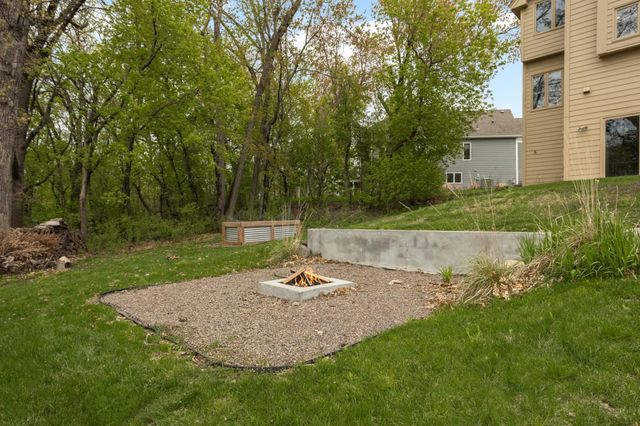6135 Berkshire Lane N, Plymouth, MN 55446