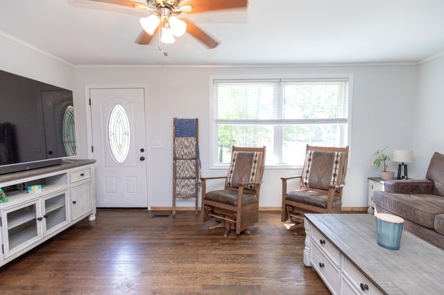 6724 E Benton Rd, Springfield, TN 37172