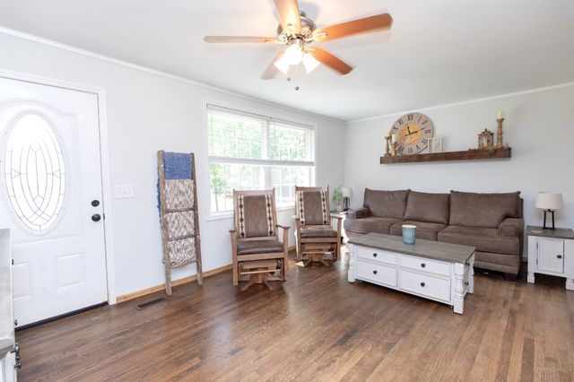 6724 E Benton Rd, Springfield, TN 37172