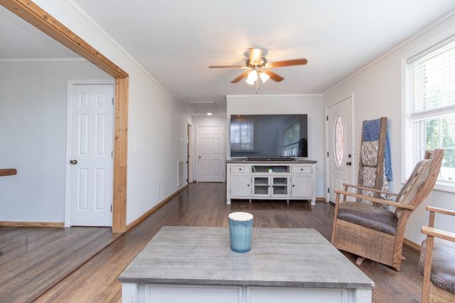 6724 E Benton Rd, Springfield, TN 37172