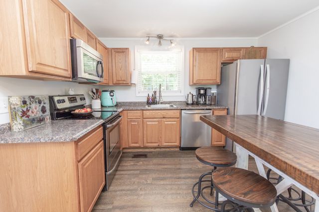 6724 E Benton Rd, Springfield, TN 37172