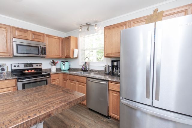 6724 E Benton Rd, Springfield, TN 37172