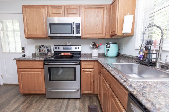 6724 E Benton Rd, Springfield, TN 37172