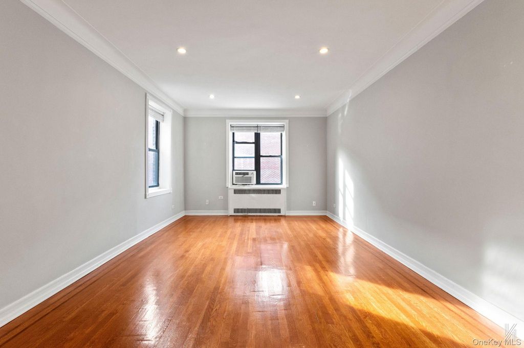 25-40 31st Avenue 6E, Astoria, NY 11106 — exterior