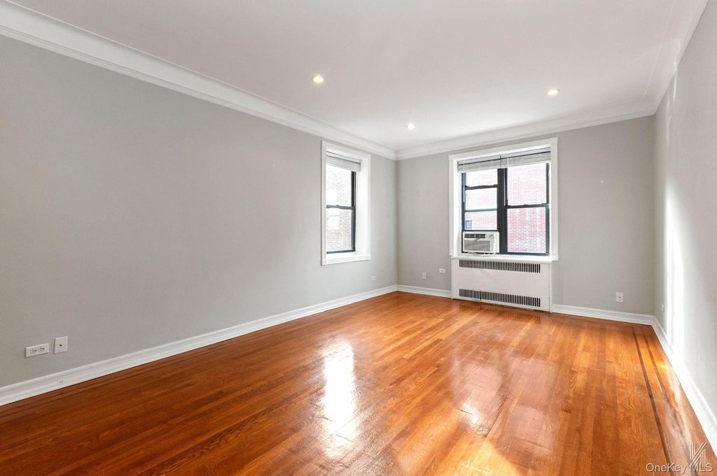 25-40 31st Avenue 6E, Astoria, NY 11106 — photo 2