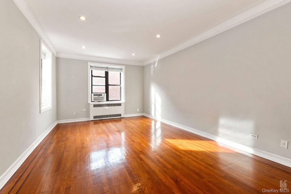 25-40 31st Avenue 6E, Astoria, NY 11106 — photo 3