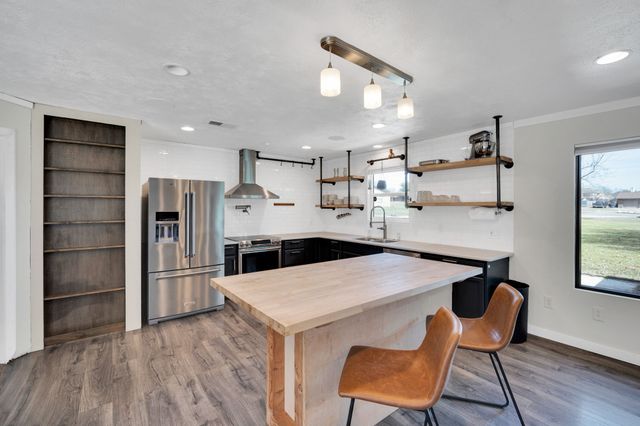 603 Lark Lane, Oak Leaf, TX 75154