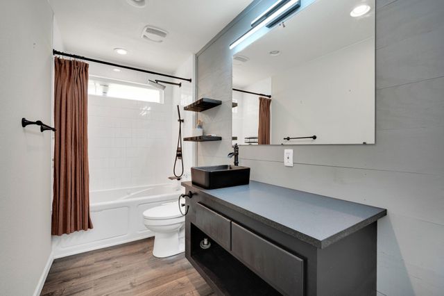 603 Lark Lane, Oak Leaf, TX 75154