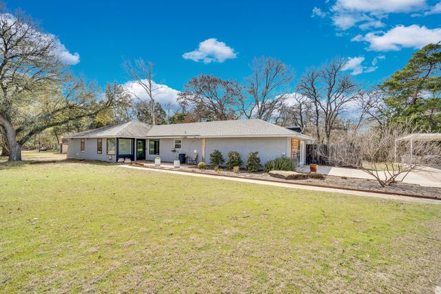 603 Lark Lane, Oak Leaf, TX 75154