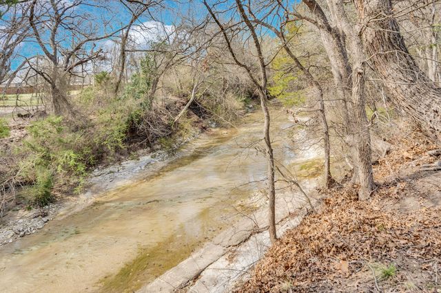 603 Lark Lane, Oak Leaf, TX 75154