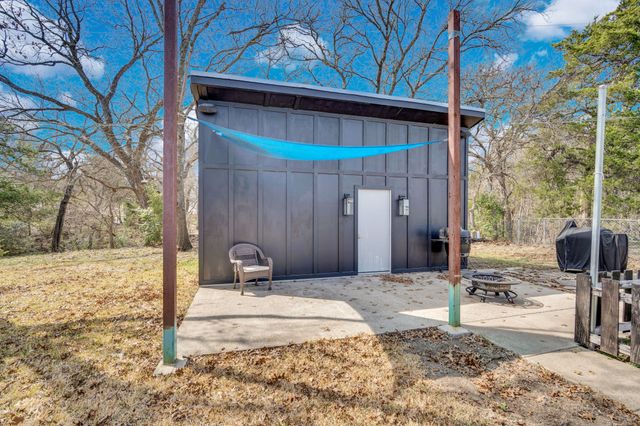 603 Lark Lane, Oak Leaf, TX 75154