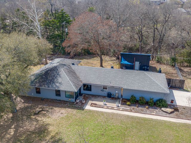 603 Lark Lane, Oak Leaf, TX 75154