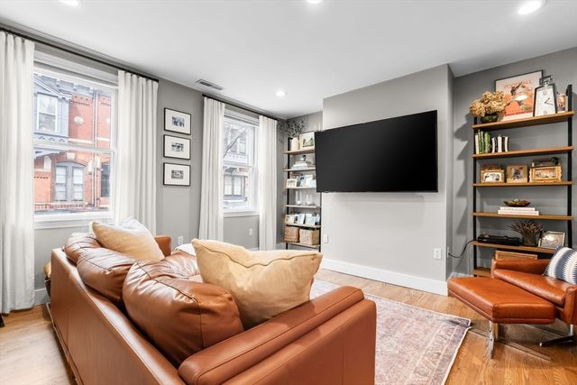 121 F St 1, Boston, MA 02127