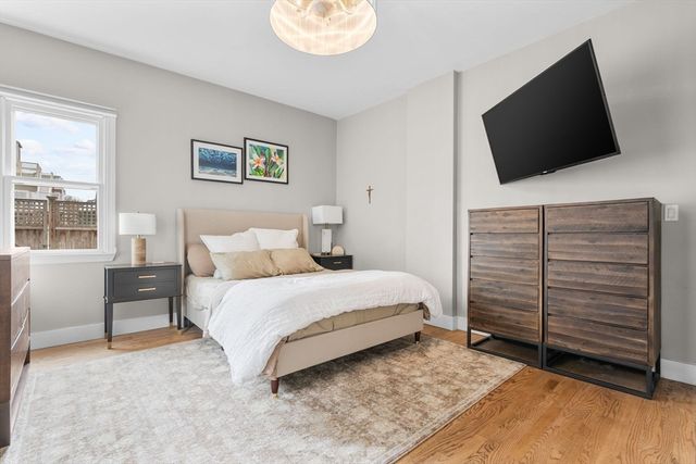 121 F St 1, Boston, MA 02127