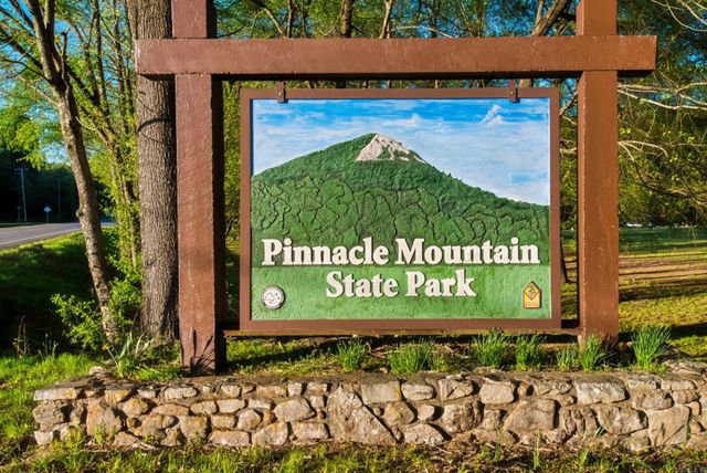 11312 Barrett Rd, Roland, AR 72135