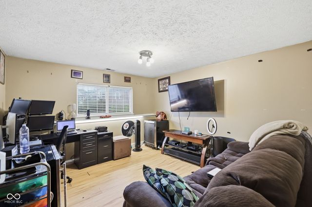 8348 Codesa Way, Indianapolis, IN 46278