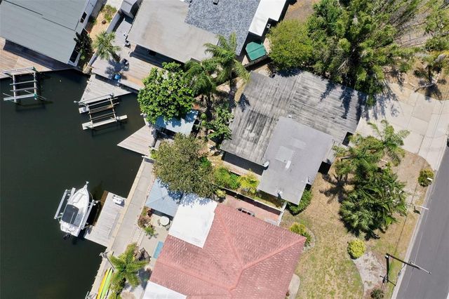 300 WESTWINDS DRIVE, Palm Harbor, FL 34683