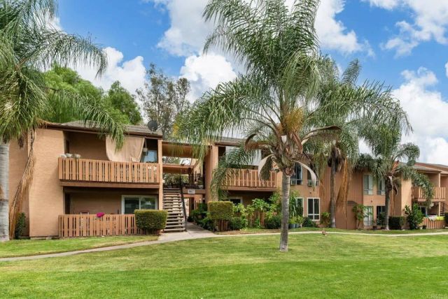1051 Rock Springs Road 135, Escondido, CA 92026