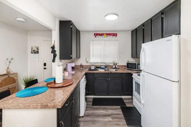 1051 Rock Springs Road 135, Escondido, CA 92026