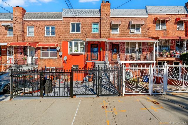 1007 E 215th Street, Bronx, NY 10469