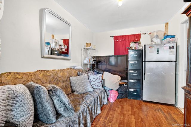 1007 E 215th Street, Bronx, NY 10469