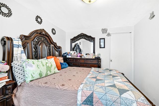 1007 E 215th Street, Bronx, NY 10469