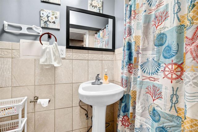 1007 E 215th Street, Bronx, NY 10469