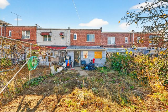 1007 E 215th Street, Bronx, NY 10469