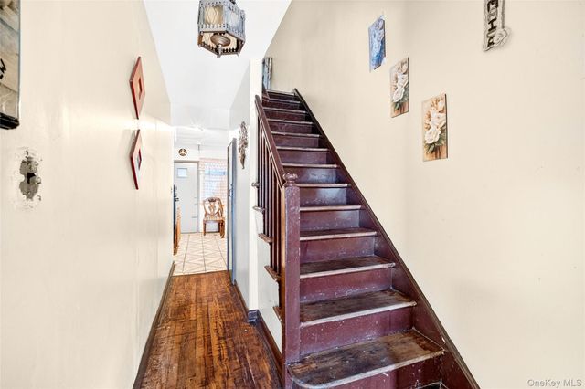 1007 E 215th Street, Bronx, NY 10469