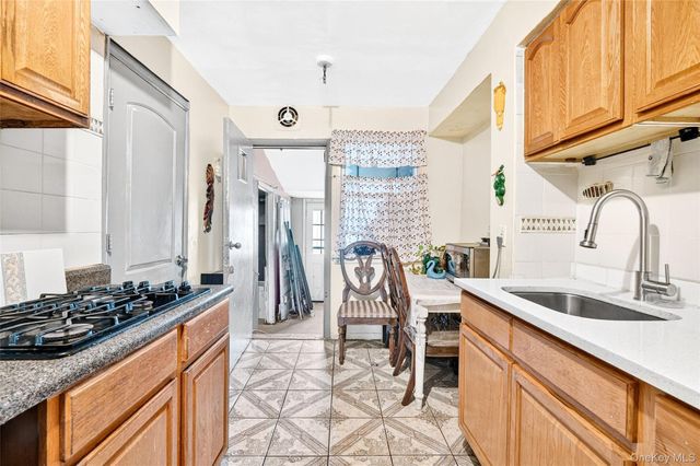 1007 E 215th Street, Bronx, NY 10469