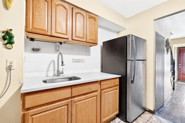 1007 E 215th Street, Bronx, NY 10469