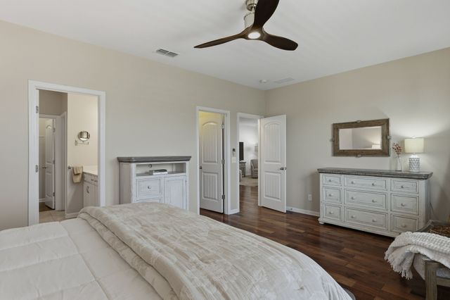 1928 Stonewater Dr, Hermitage, TN 37076