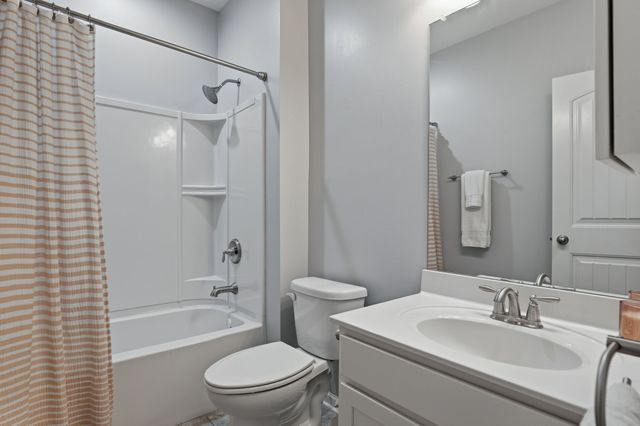 1928 Stonewater Dr, Hermitage, TN 37076