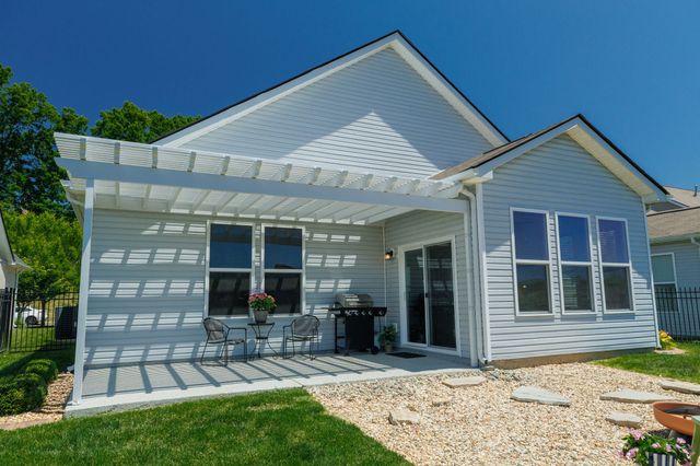 1928 Stonewater Dr, Hermitage, TN 37076