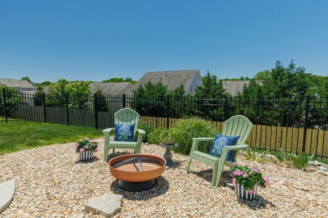 1928 Stonewater Dr, Hermitage, TN 37076