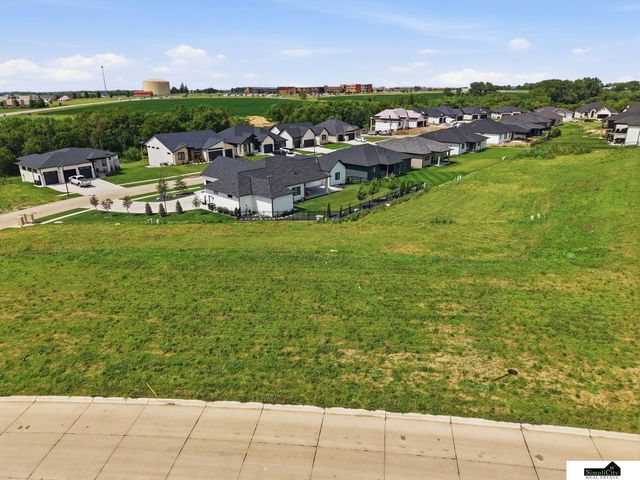 9415 S 87th Street, Lincoln, NE 68526
