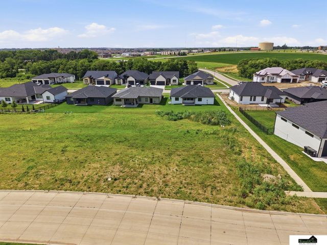 9415 S 87th Street, Lincoln, NE 68526