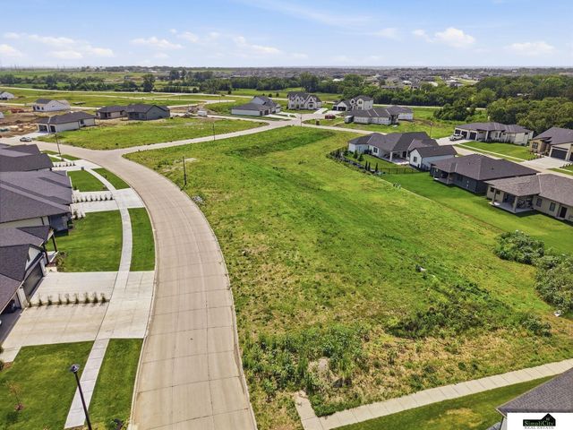 9415 S 87th Street, Lincoln, NE 68526