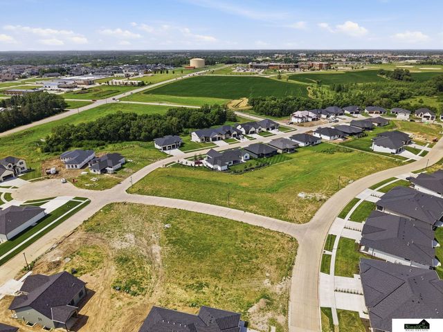 9415 S 87th Street, Lincoln, NE 68526
