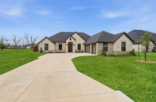 2172 Middlewood Circle, Granbury, TX 76049