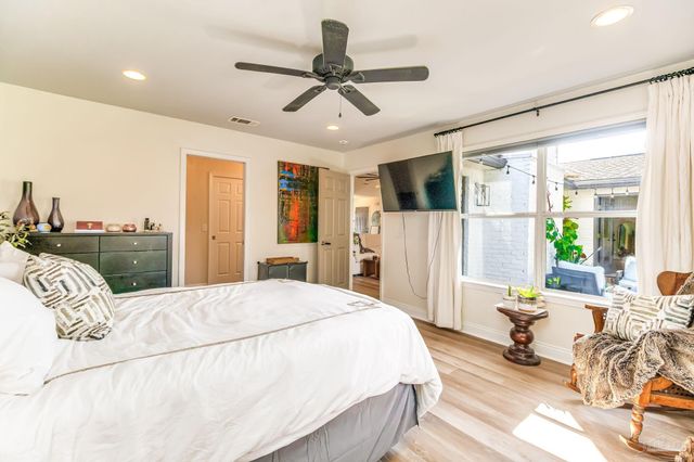 975 Grand Canal St, Gulf Breeze, FL 32563