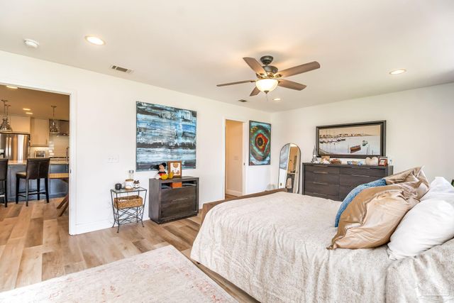 975 Grand Canal St, Gulf Breeze, FL 32563