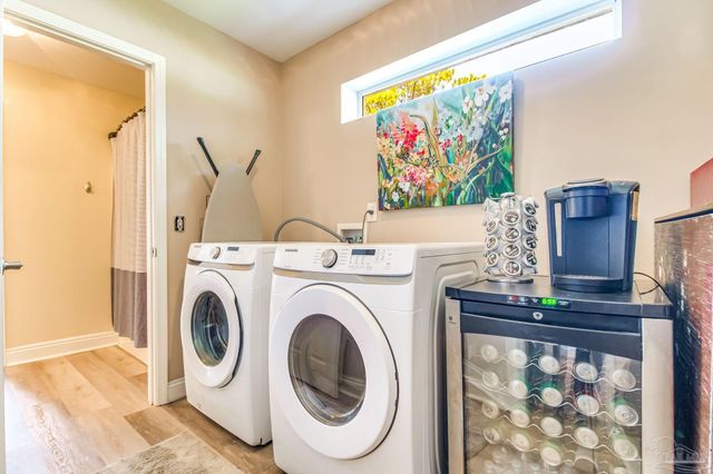 975 Grand Canal St, Gulf Breeze, FL 32563